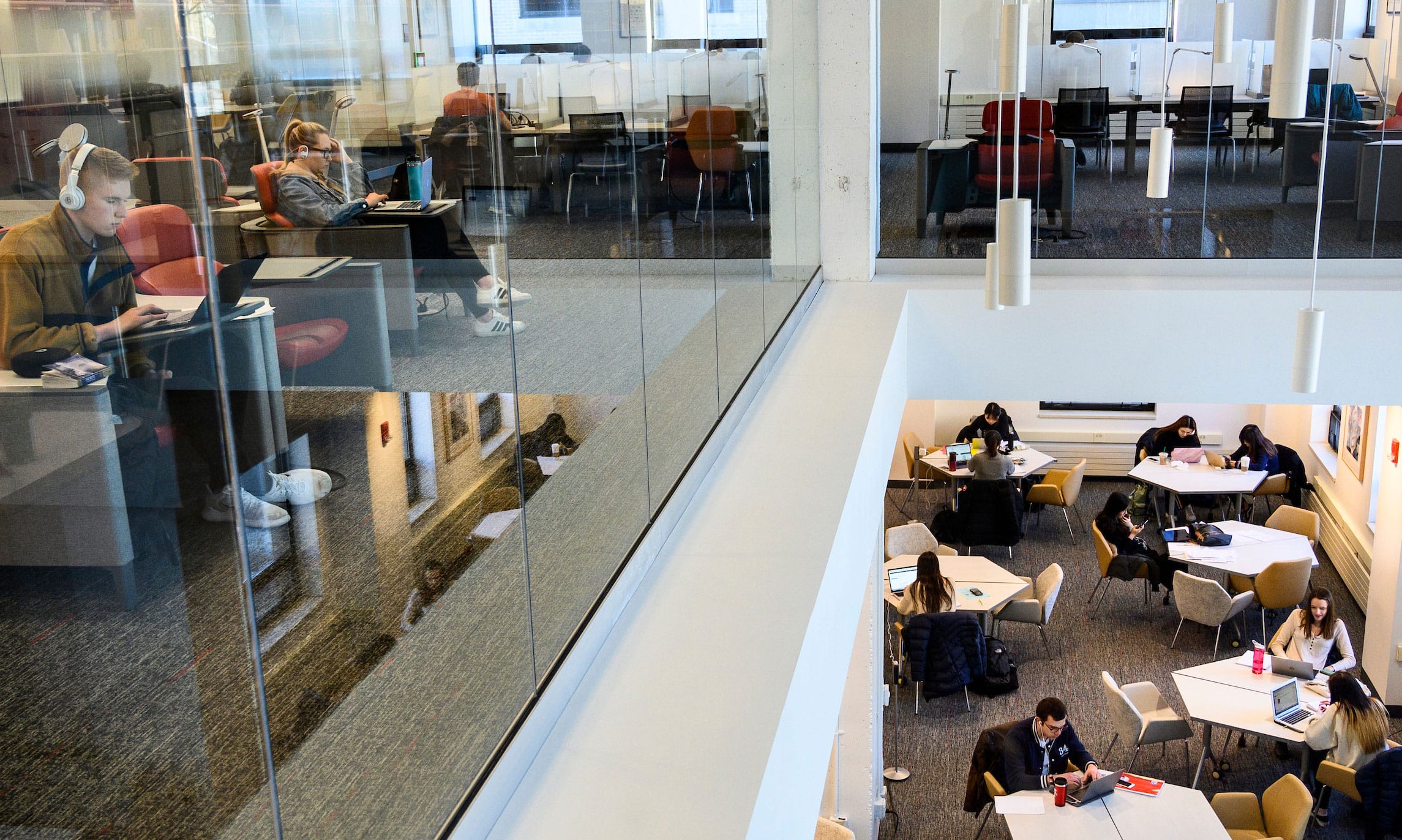 Business majors working in the Grainger Hall library